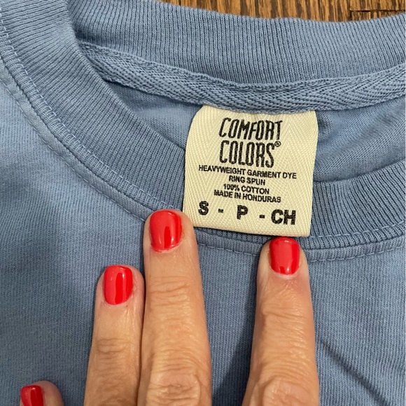 Disney World Epcot World Tour 1982 Blue Short Sleeve Tee Size Small - Picture 3 of 7